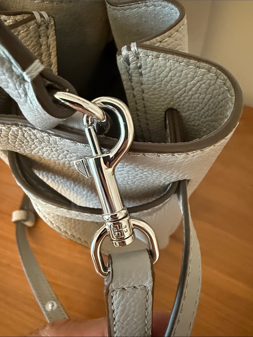 Tory Burch Romy Bucket Bag - Picture 11 of 14